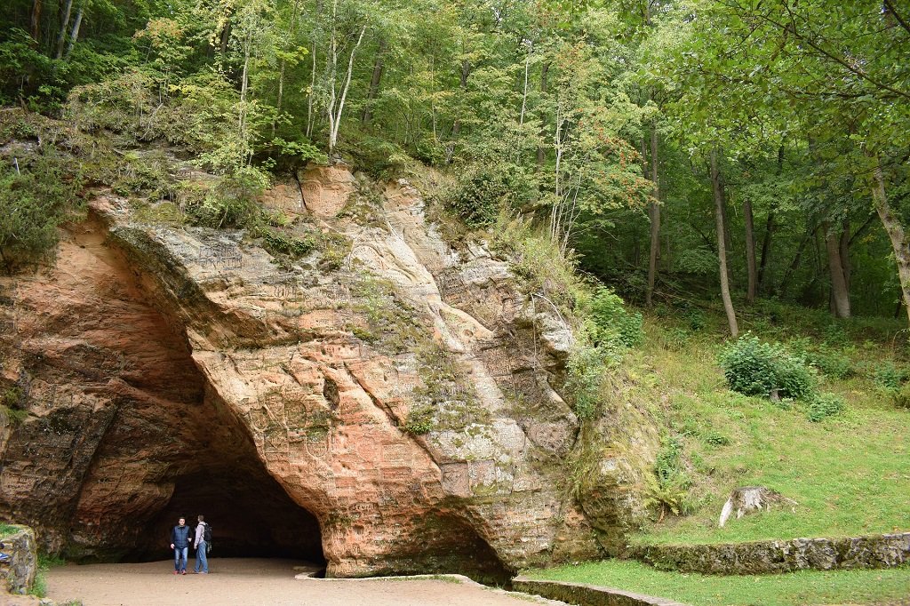 Najpiękniejsze zakątki Europy Północnej Jaskinia Łotwa Gutmana